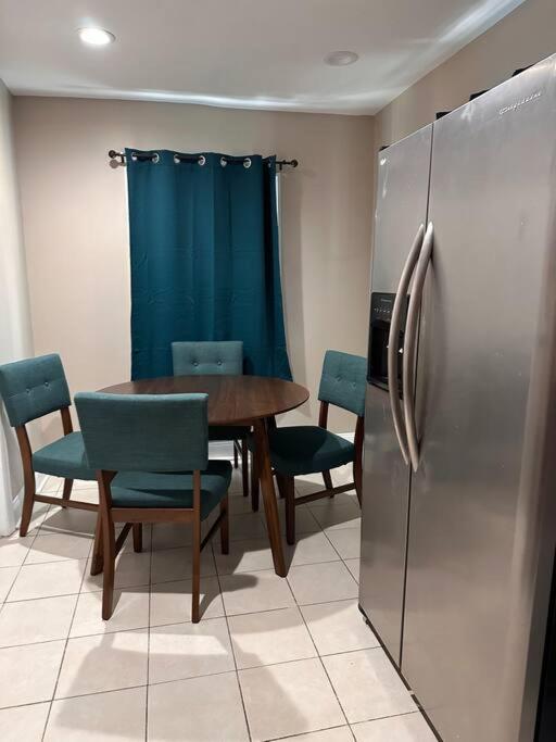 דירות ואלי סטרים Bright 2Br Apt 8 Min To Jfk And 5 Min To Mall מראה חיצוני תמונה